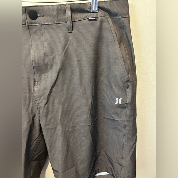 🔥 NWOT Hurley Gray/Green 4-Way Stretch Hybrid Shorts Versatile Design Size 36 - Picture 3 of 8